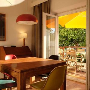 Central 2 Bedroom Apt W/Garden And Pantheon Views
