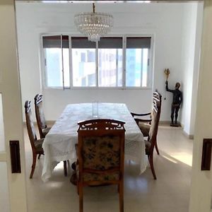 Appartement à 3 Chambres à Coucher