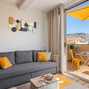 Alegria Flat By An Island Apart
