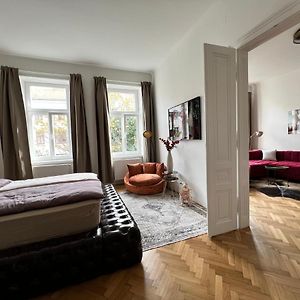 Appartement à 2 Chambres à Coucher
