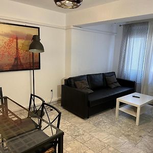 Appartement à 2 Chambres à Coucher