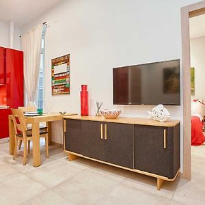 KMC suites - Red