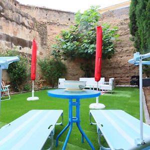 Casa De Los Patios Amurallados