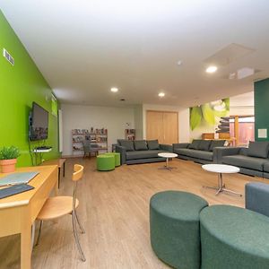 Joivy Affordable 3,4,5 And 12 Bed Private Flats Next To Royal Mile (Adults Only)