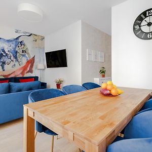 Appartement à 3 Chambres à Coucher