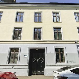 Appartement à 2 Chambres à Coucher