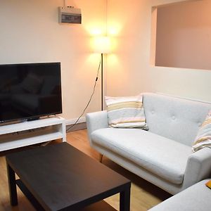 Double Bed Room In Flat Near Birmingham City Centre