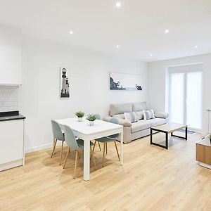 Appartement à 2 Chambres à Coucher