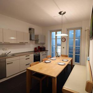 Appartement à 3 Chambres à Coucher