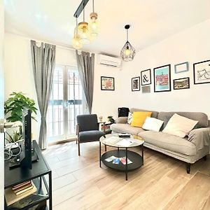 Appartement à 2 Chambres à Coucher