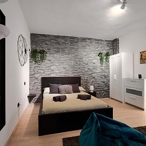 Xenia Apartments - Nuovo Appartamento In Zona Tranquilla