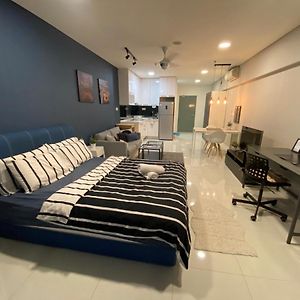 Summer Suites Klcc By Whollmark