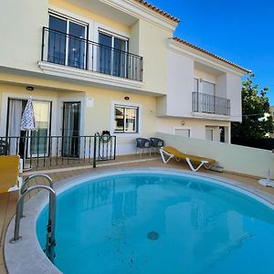 Villa à 3 Chambres à Coucher