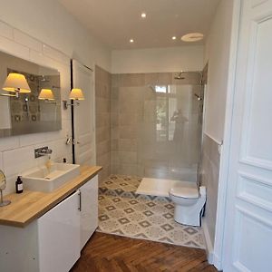 Appartement à 3 Chambres à Coucher