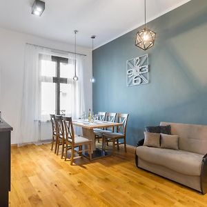 Bridge Apartments: Unique