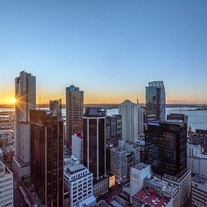 Qv Upscale Spacious Apt W/ Parking & Wifi 1038