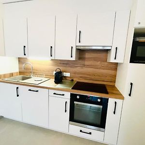Le Quartz Tresum In A Modern Residence Near The Lake Garage Included
