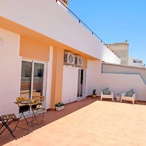 Lovely Terrace Apart. Downtown