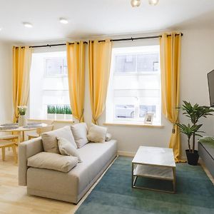 1212 Apartments With Free Parking