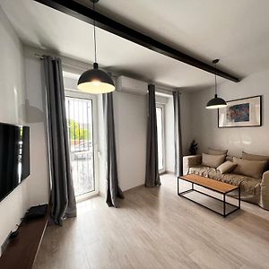 New! Cosy Two Bedroom Apartment By The Beach