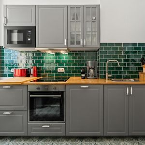 The Tieckstr Loft For Up To 7 People With 2 Bathrooms