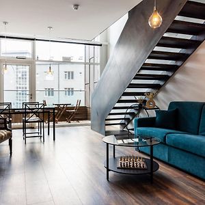 Loft-Style Duplex With Balcony In Downtown Reykjavik