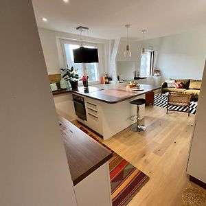 Appartement à 2 Chambres à Coucher