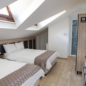 Chambre Économique Mansardée Quadruple