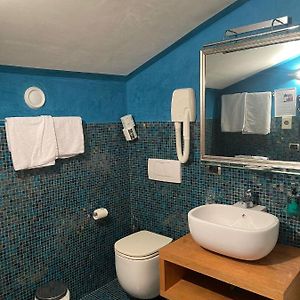Studio Lit King-Size