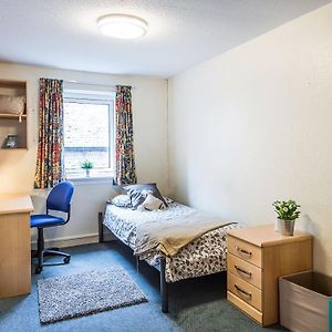 Joivy Budget 4,5 And 6 Bed Private Flats, In Historic Old Town (Adults Only)