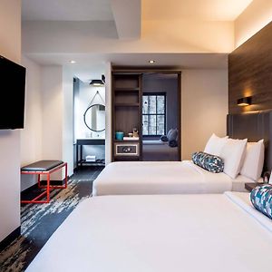 Chambre Lit Queen-Size d'Angle
