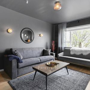 Appartement à 2 Chambres à Coucher
