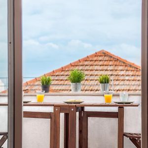 Appartement à 2 Chambres à Coucher