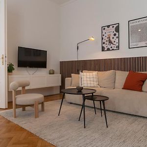 Appartement à 2 Chambres à Coucher