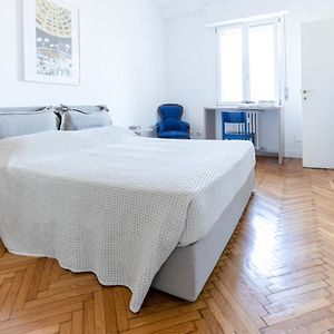 Milan Flat 5 Min From Duomo With Park For Small Cars