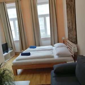 Appartement à 2 Chambres à Coucher