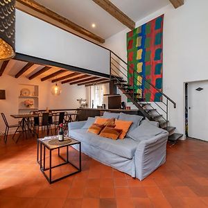 Une Nuit à Nîmes - Loft à la Maison Carrée