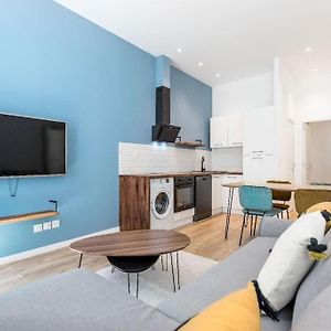 Appartement à 2 Chambres à Coucher