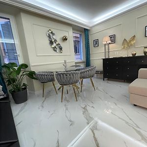 Spanish Steps Glamour & Sauna Luxury Apartment ****