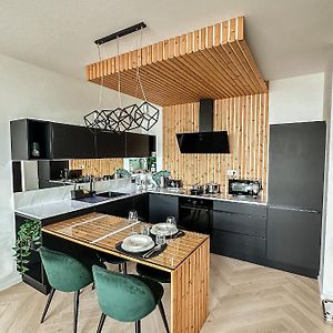 Luxusny Apartman Na 21 Poschodi S Parkovanim Zadarmo Ba