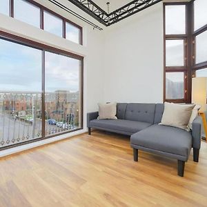 Baltic Dockside Apartment, Free Parking