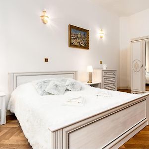 Appartement à 3 Chambres à Coucher