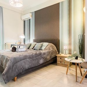 Beautiful City Rooms Close To Acropolis