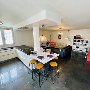 Appartement à 2 Chambres à Coucher