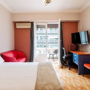 Charlie City Center Room