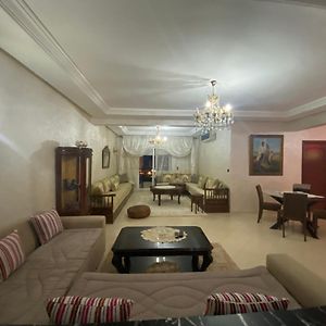 Appartement à 2 Chambres à Coucher