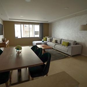 Appartement à 3 Chambres à Coucher