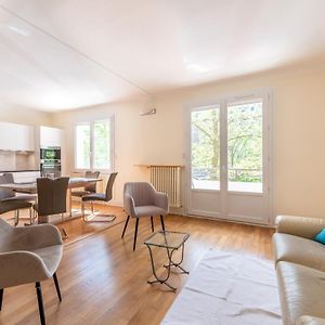 Appartement à 2 Chambres à Coucher