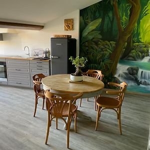 Appartement à 2 Chambres à Coucher
