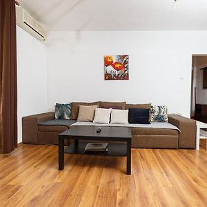 Colorapartments Bratianu44 Boulevard
